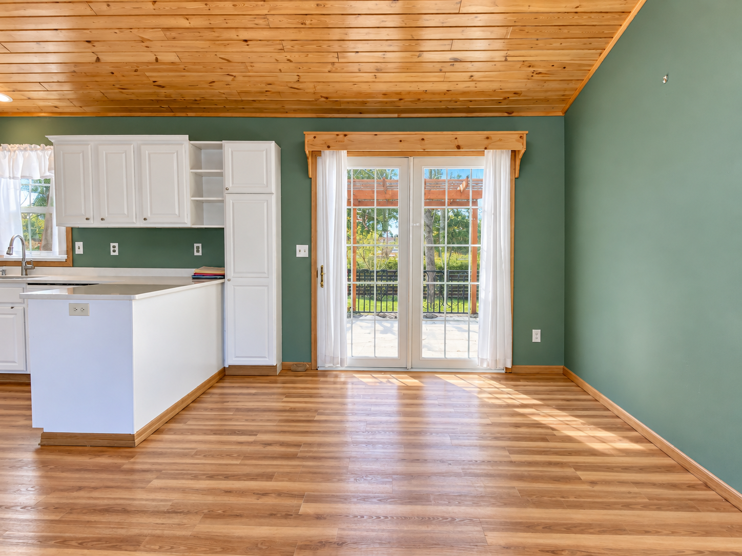 2007 single family home for sale at 309 Birch Court in Park Rapids, MN — 3 bed, 3 bath (photo 15 of 32)