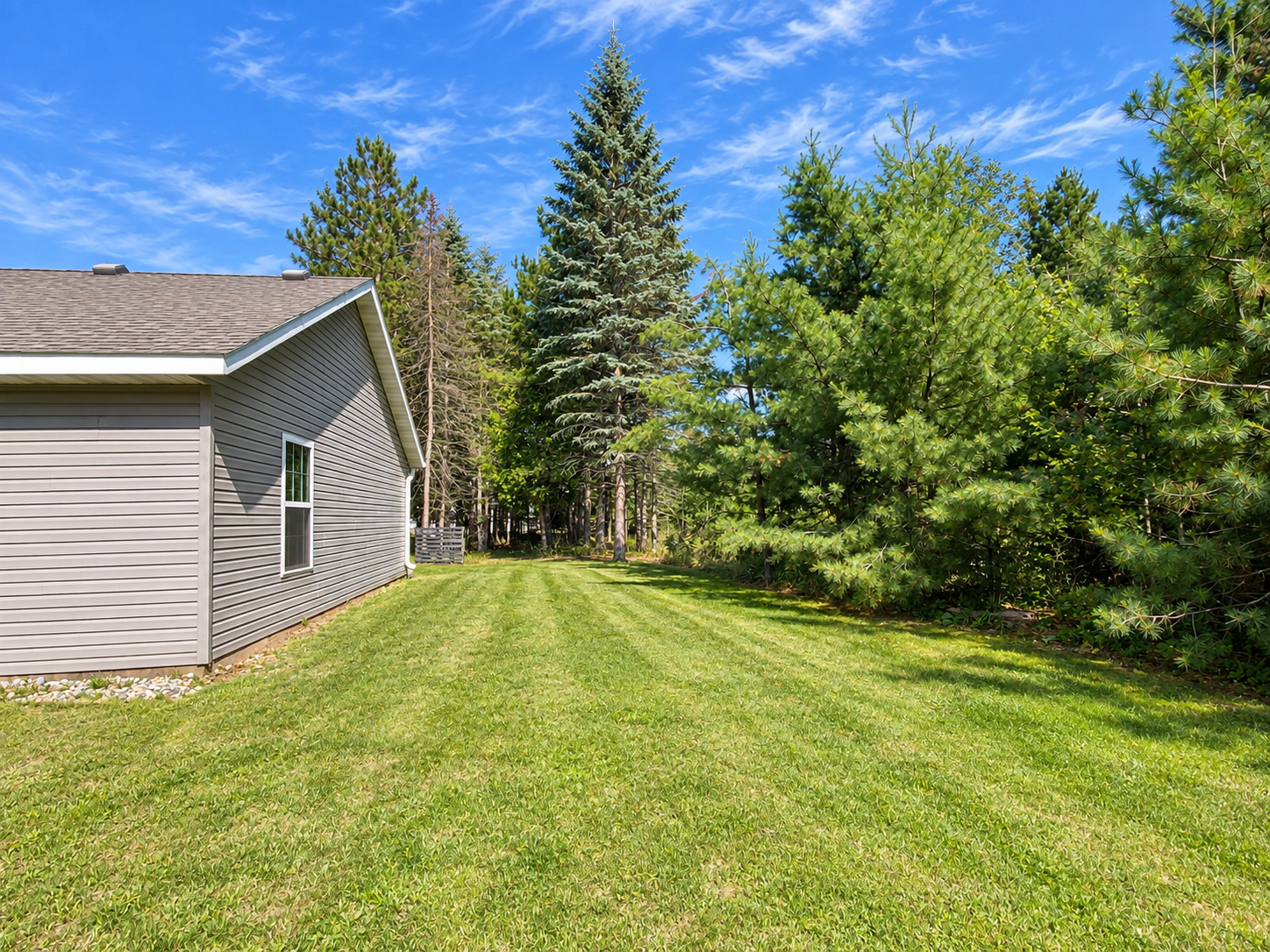 2007 single family home for sale at 309 Birch Court in Park Rapids, MN — 3 bed, 3 bath (photo 4 of 32)