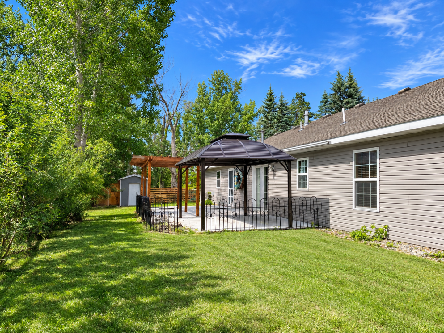 2007 single family home for sale at 309 Birch Court in Park Rapids, MN — 3 bed, 3 bath (photo 5 of 32)