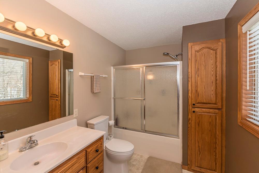 2004 single family home for sale at 8080 County Road 127 in Brainerd, MN — 4 bed, 3 bath (photo 20 of 50)