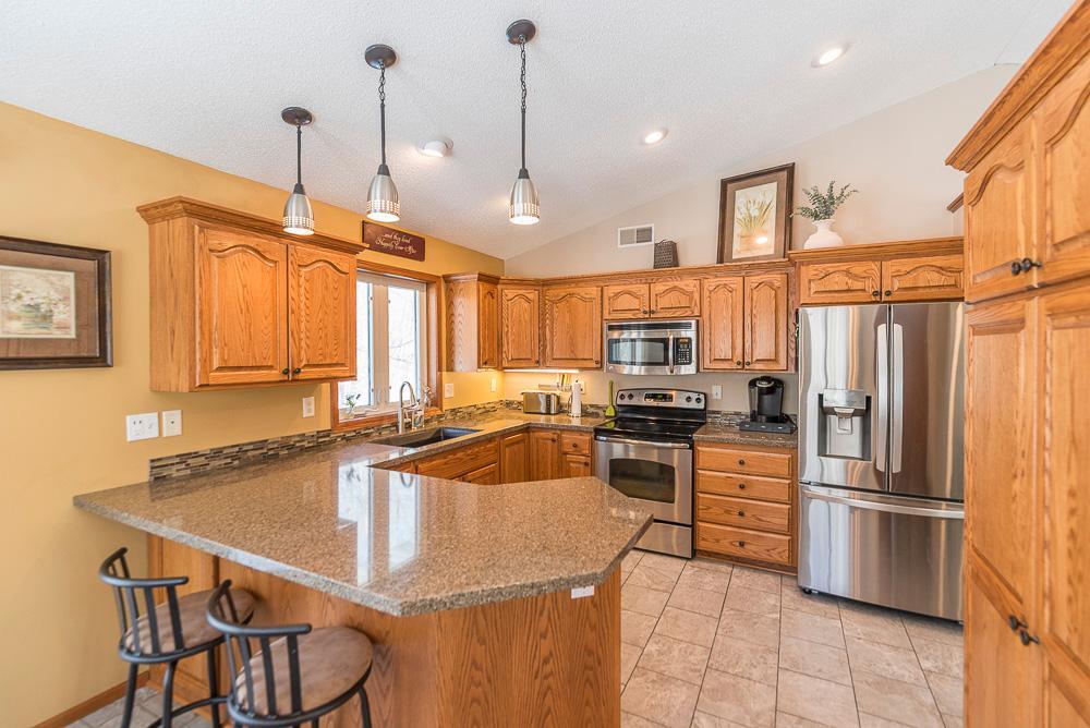 2004 single family home for sale at 8080 County Road 127 in Brainerd, MN — 4 bed, 3 bath (photo 6 of 50)