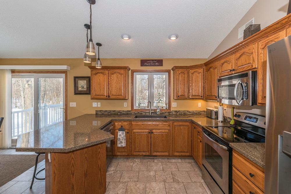 2004 single family home for sale at 8080 County Road 127 in Brainerd, MN — 4 bed, 3 bath (photo 8 of 50)