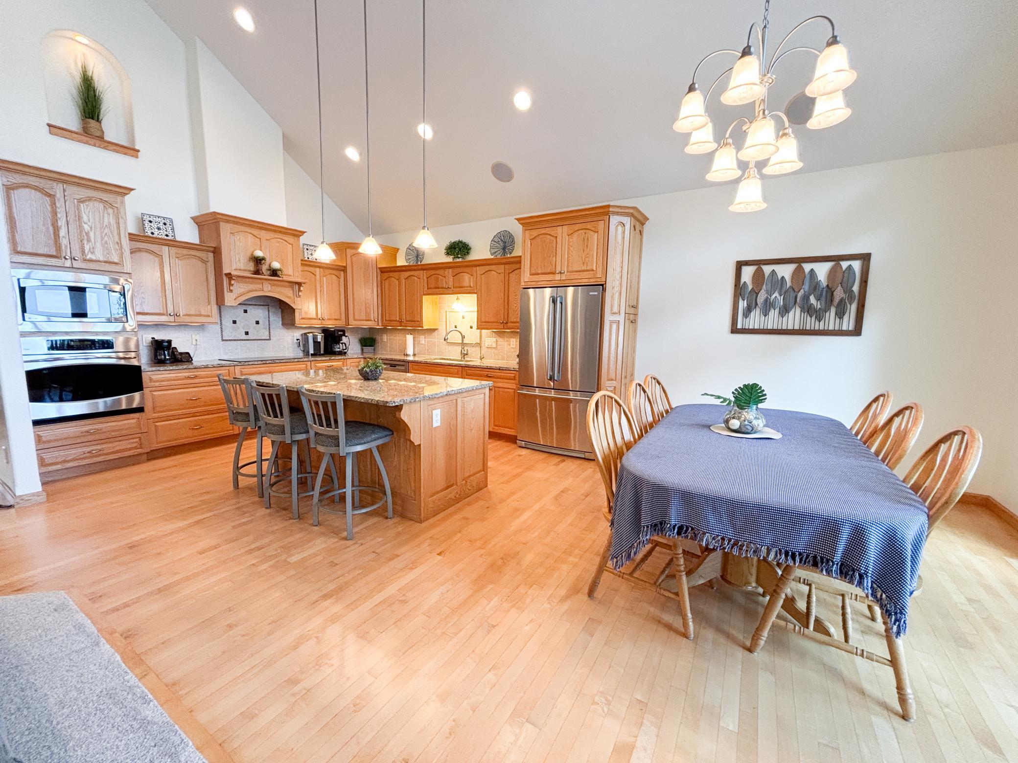 2004 single family home for sale at 521 E Summit Street in Battle Lake, MN — 4 bed, 3 bath (photo 12 of 78)