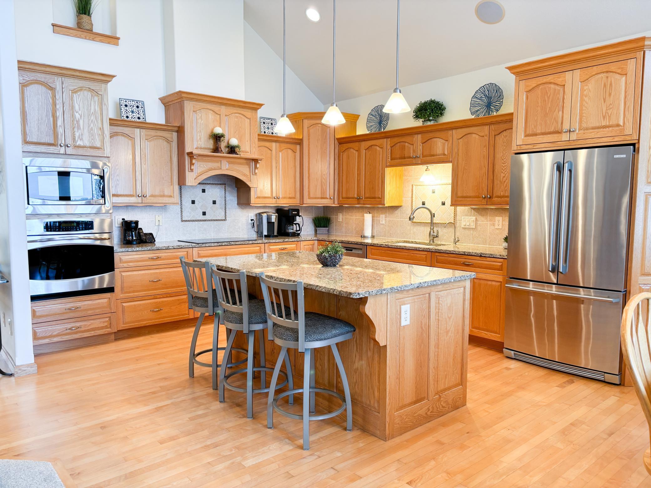 2004 single family home for sale at 521 E Summit Street in Battle Lake, MN — 4 bed, 3 bath (photo 13 of 78)