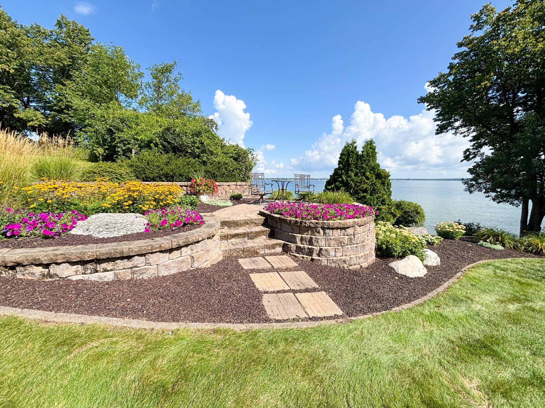 2004 single family home for sale at 521 E Summit Street in Battle Lake, MN — 4 bed, 3 bath (photo 3 of 78)