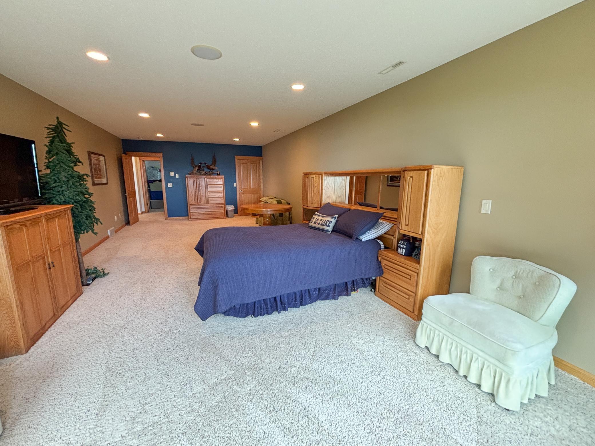 2004 single family home for sale at 521 E Summit Street in Battle Lake, MN — 4 bed, 3 bath (photo 34 of 78)