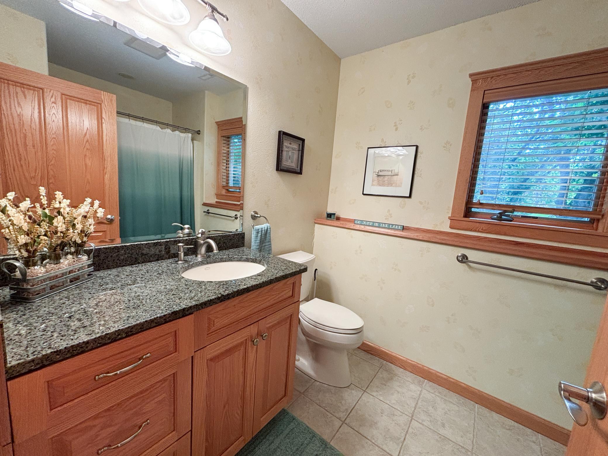 2004 single family home for sale at 521 E Summit Street in Battle Lake, MN — 4 bed, 3 bath (photo 37 of 78)