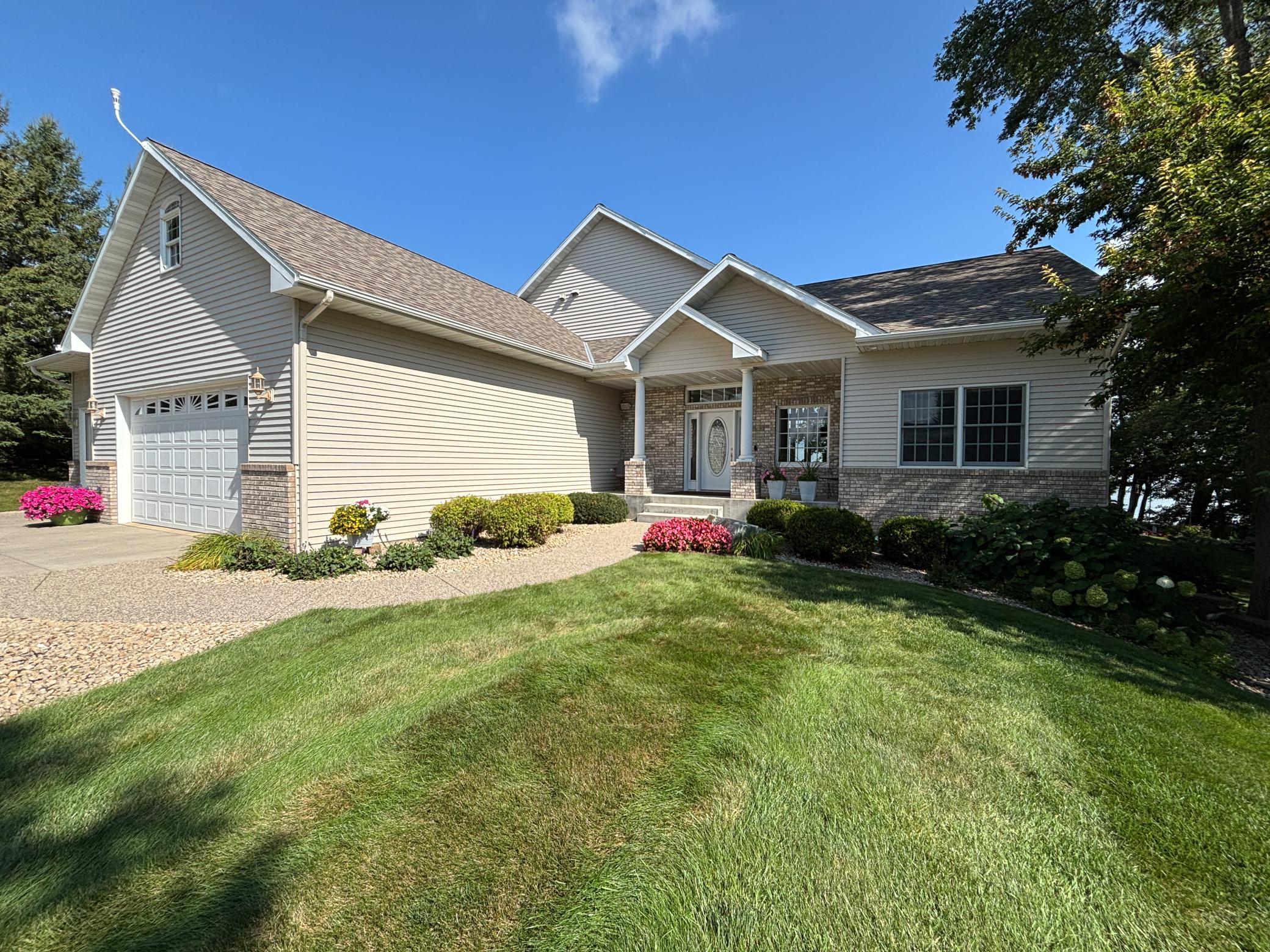 2004 single family home for sale at 521 E Summit Street in Battle Lake, MN — 4 bed, 3 bath (photo 47 of 78)