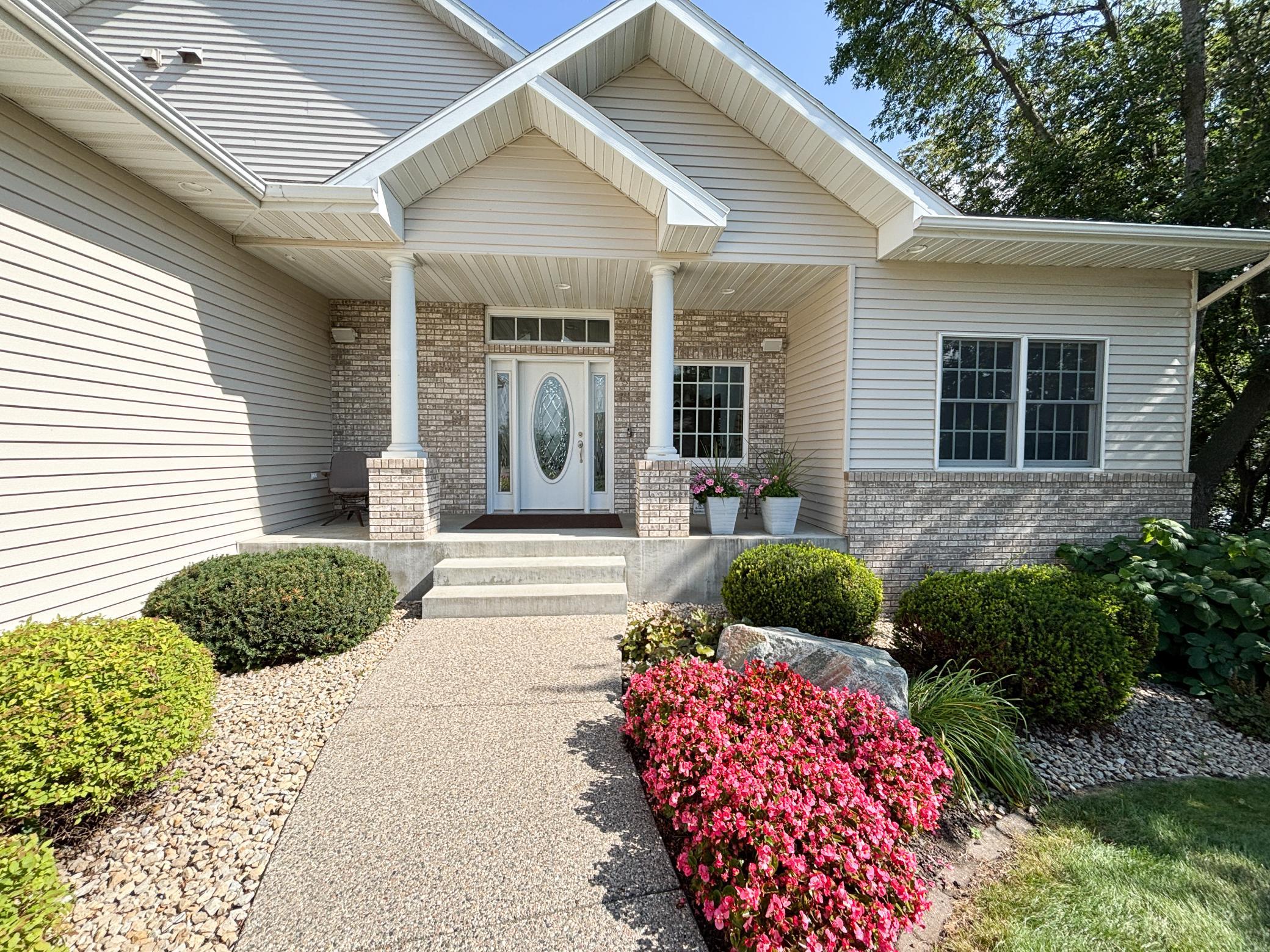 2004 single family home for sale at 521 E Summit Street in Battle Lake, MN — 4 bed, 3 bath (photo 48 of 78)