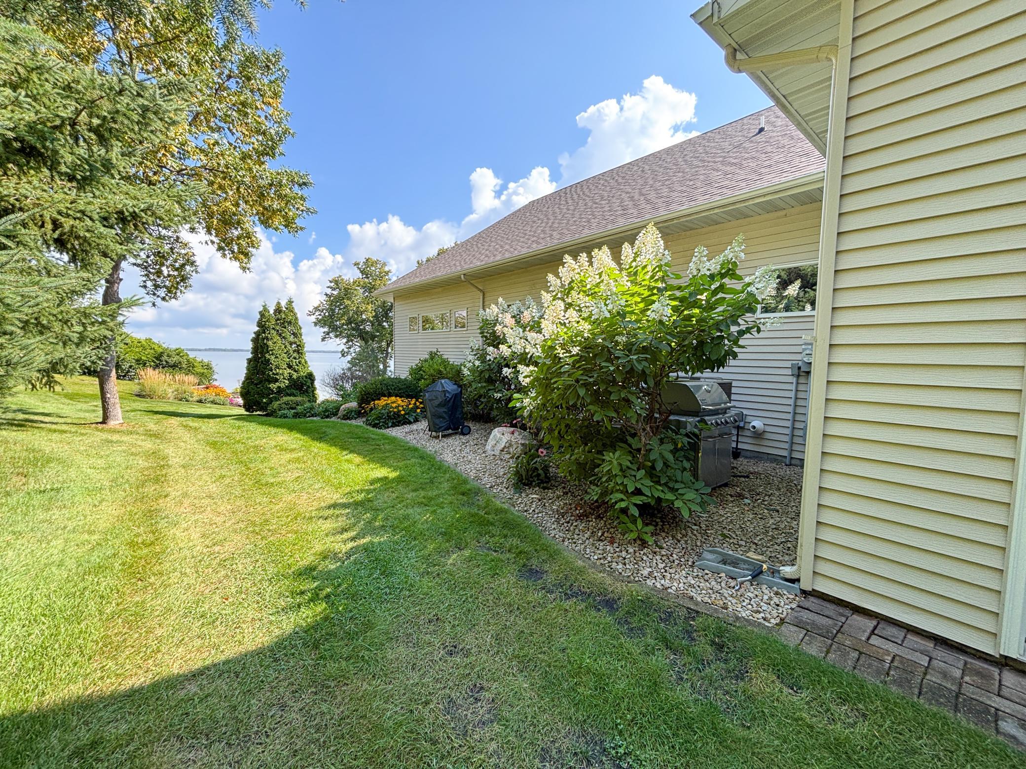 2004 single family home for sale at 521 E Summit Street in Battle Lake, MN — 4 bed, 3 bath (photo 63 of 78)