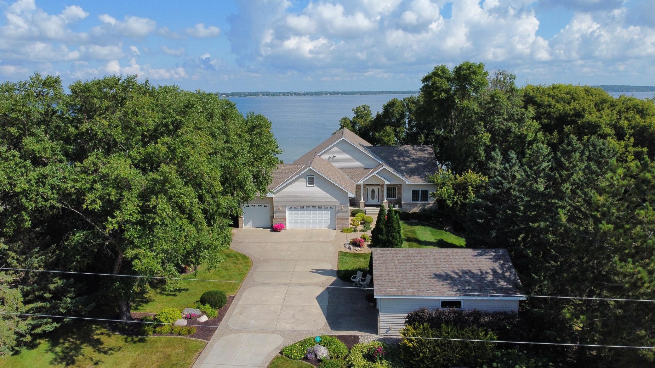 2004 single family home for sale at 521 E Summit Street in Battle Lake, MN — 4 bed, 3 bath (photo 68 of 78)