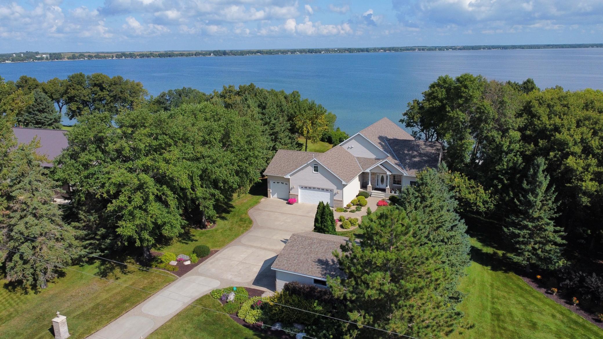 2004 single family home for sale at 521 E Summit Street in Battle Lake, MN — 4 bed, 3 bath (photo 69 of 78)