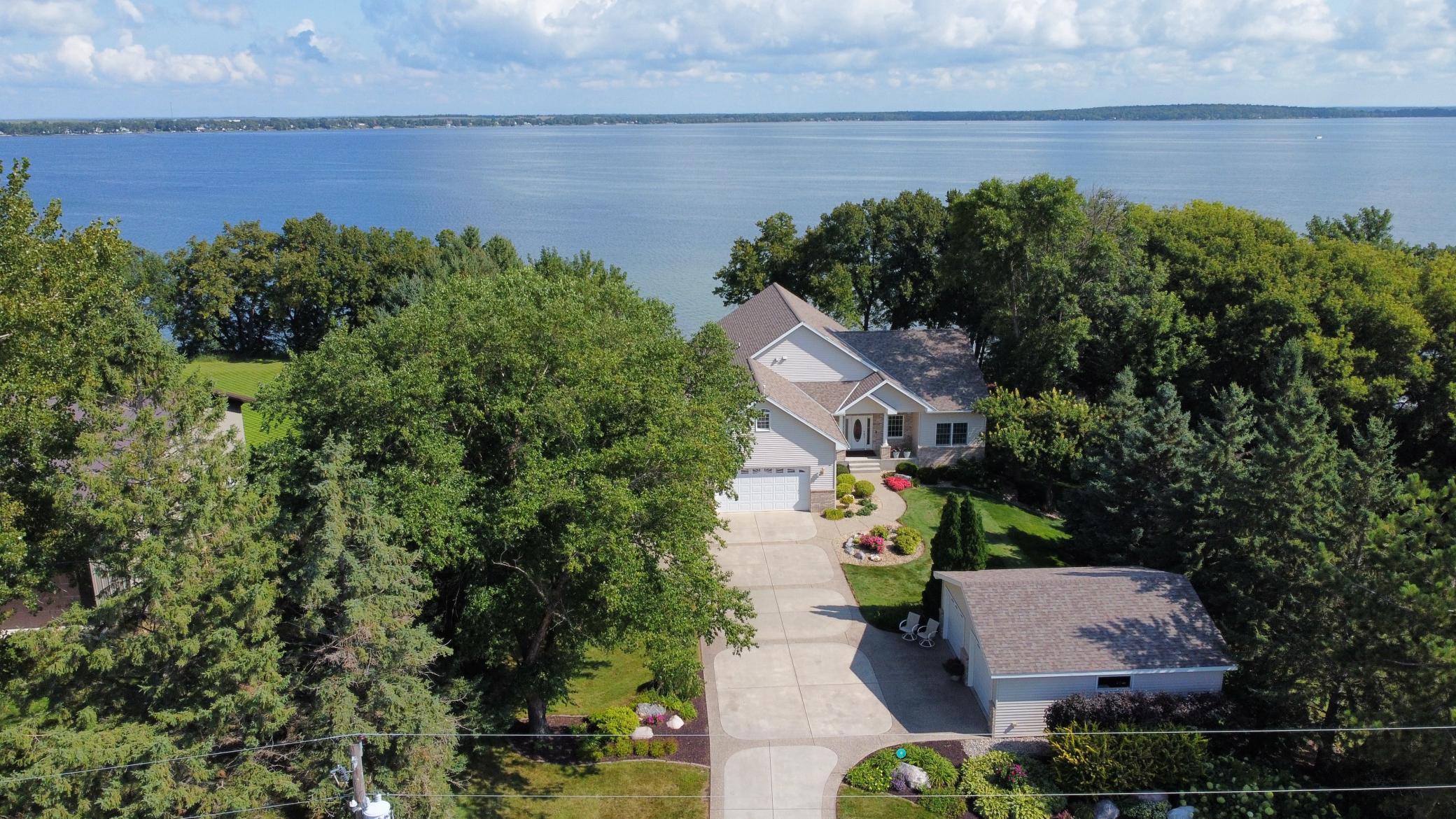 2004 single family home for sale at 521 E Summit Street in Battle Lake, MN — 4 bed, 3 bath (photo 70 of 78)