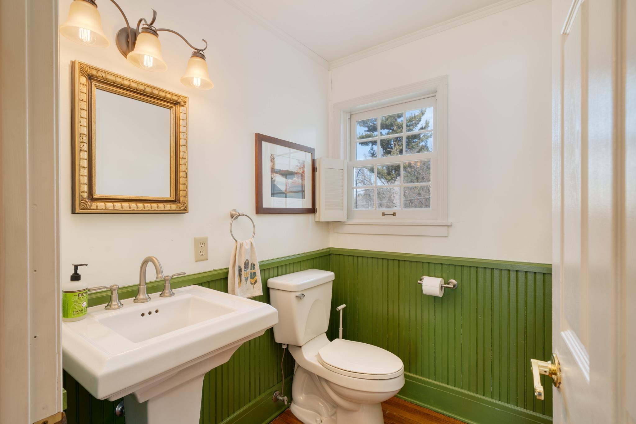 1989 single family home for sale at 120 NE 14th Street in Grand Rapids, MN — 6 bed, 5 bath (photo 13 of 52)