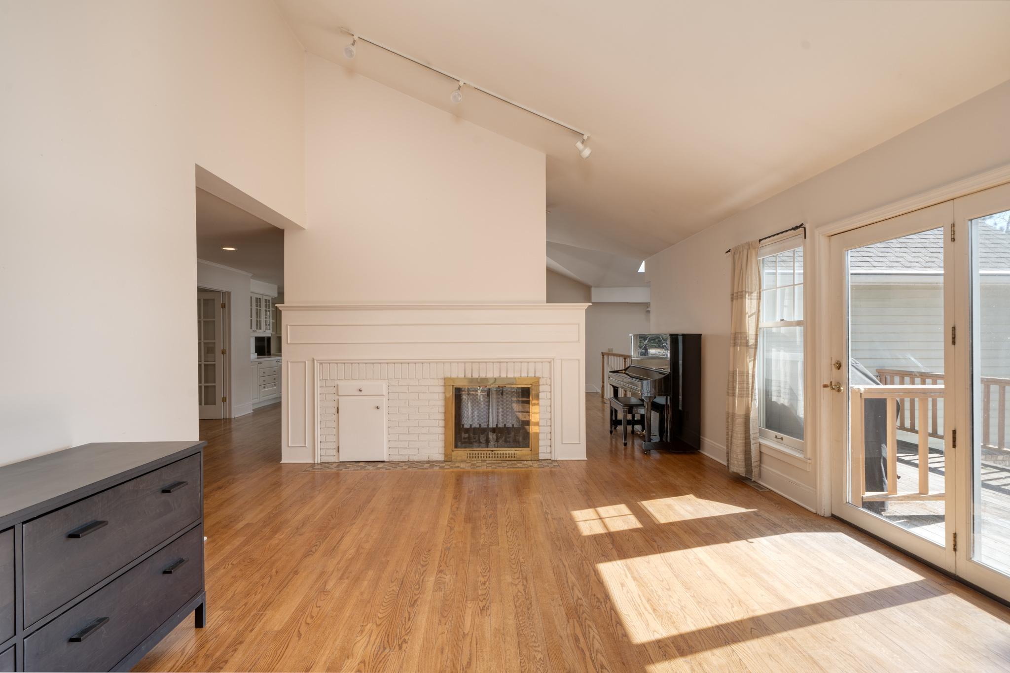 1989 single family home for sale at 120 NE 14th Street in Grand Rapids, MN — 6 bed, 5 bath (photo 19 of 52)