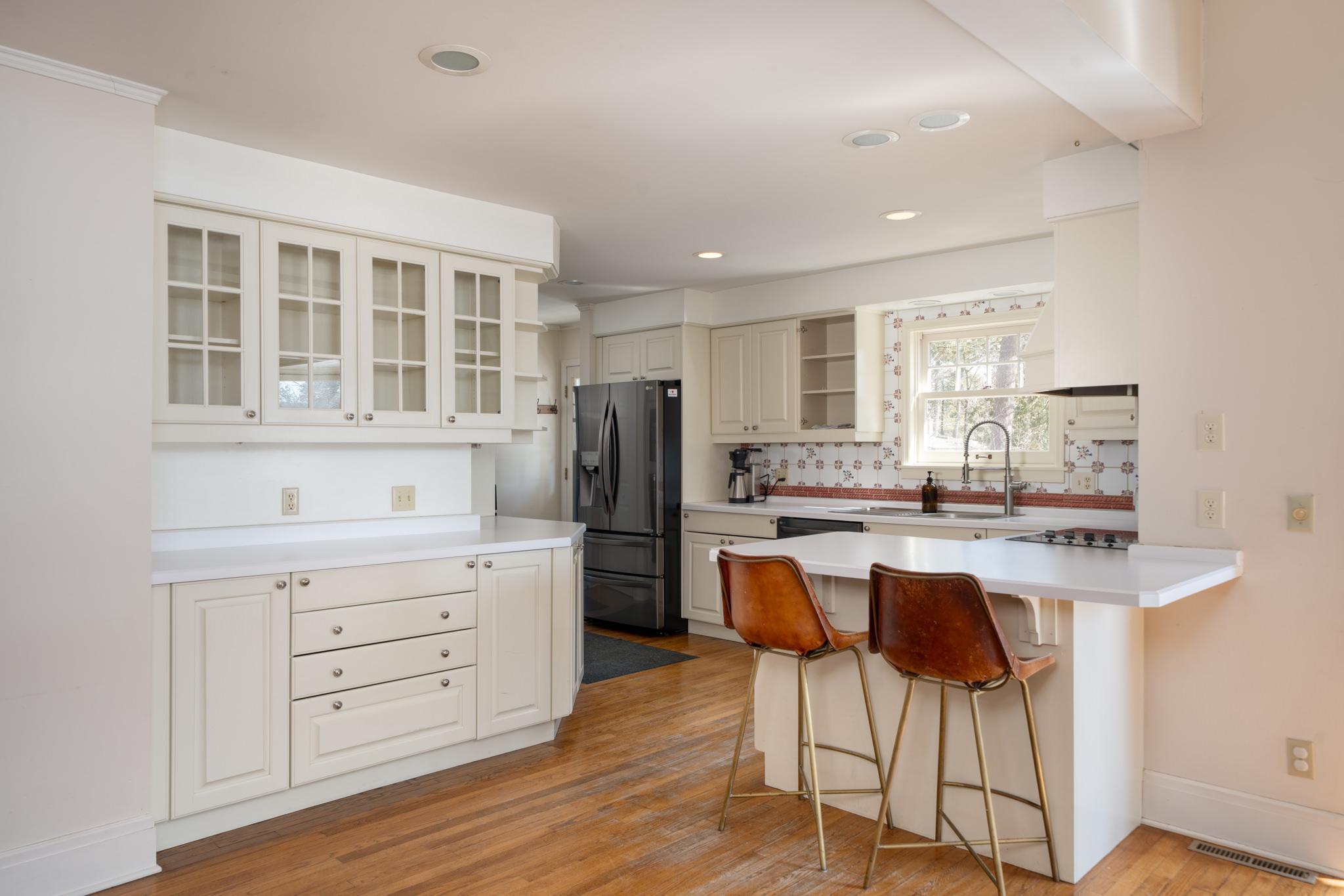 1989 single family home for sale at 120 NE 14th Street in Grand Rapids, MN — 6 bed, 5 bath (photo 4 of 52)