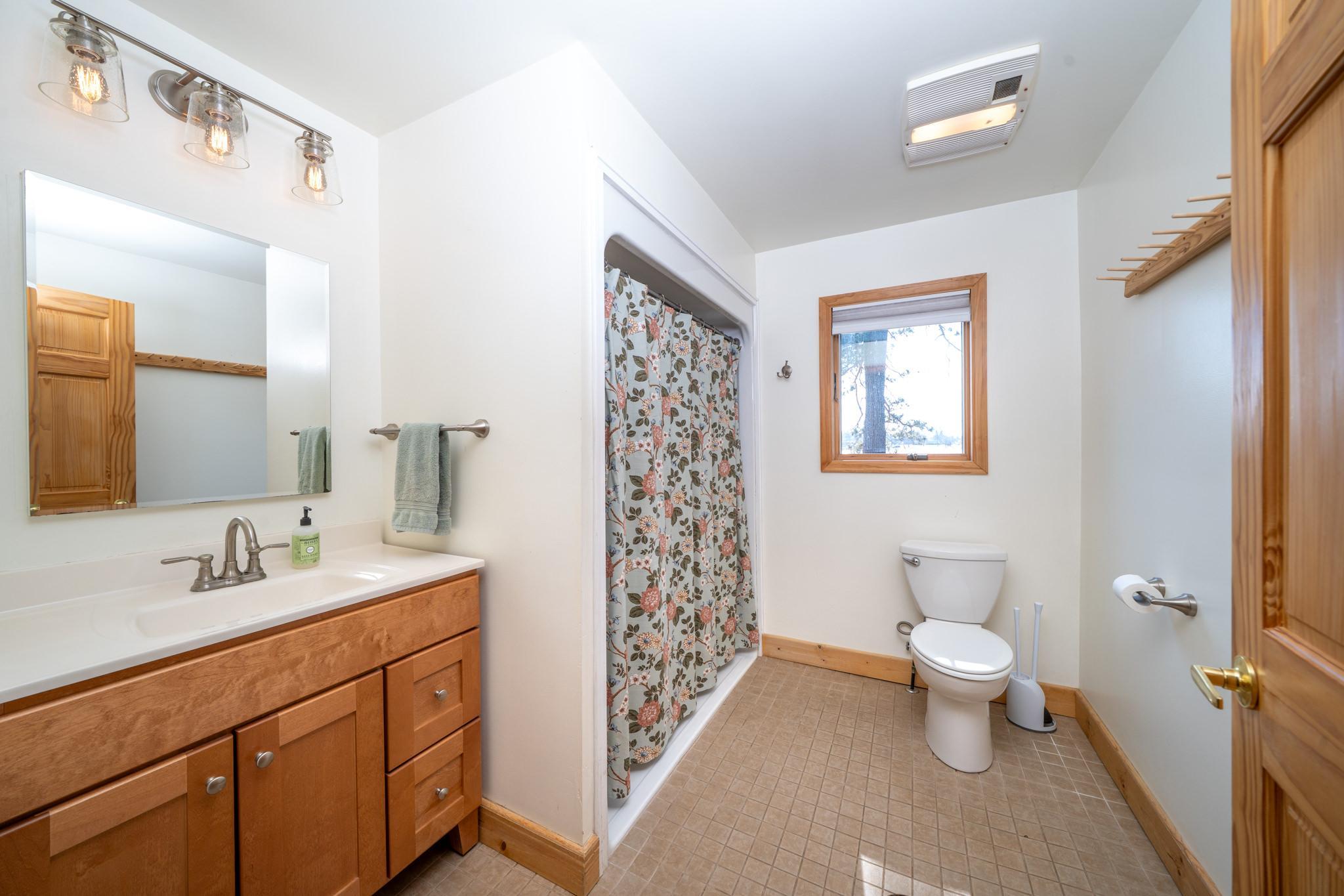 1989 single family home for sale at 120 NE 14th Street in Grand Rapids, MN — 6 bed, 5 bath (photo 32 of 52)