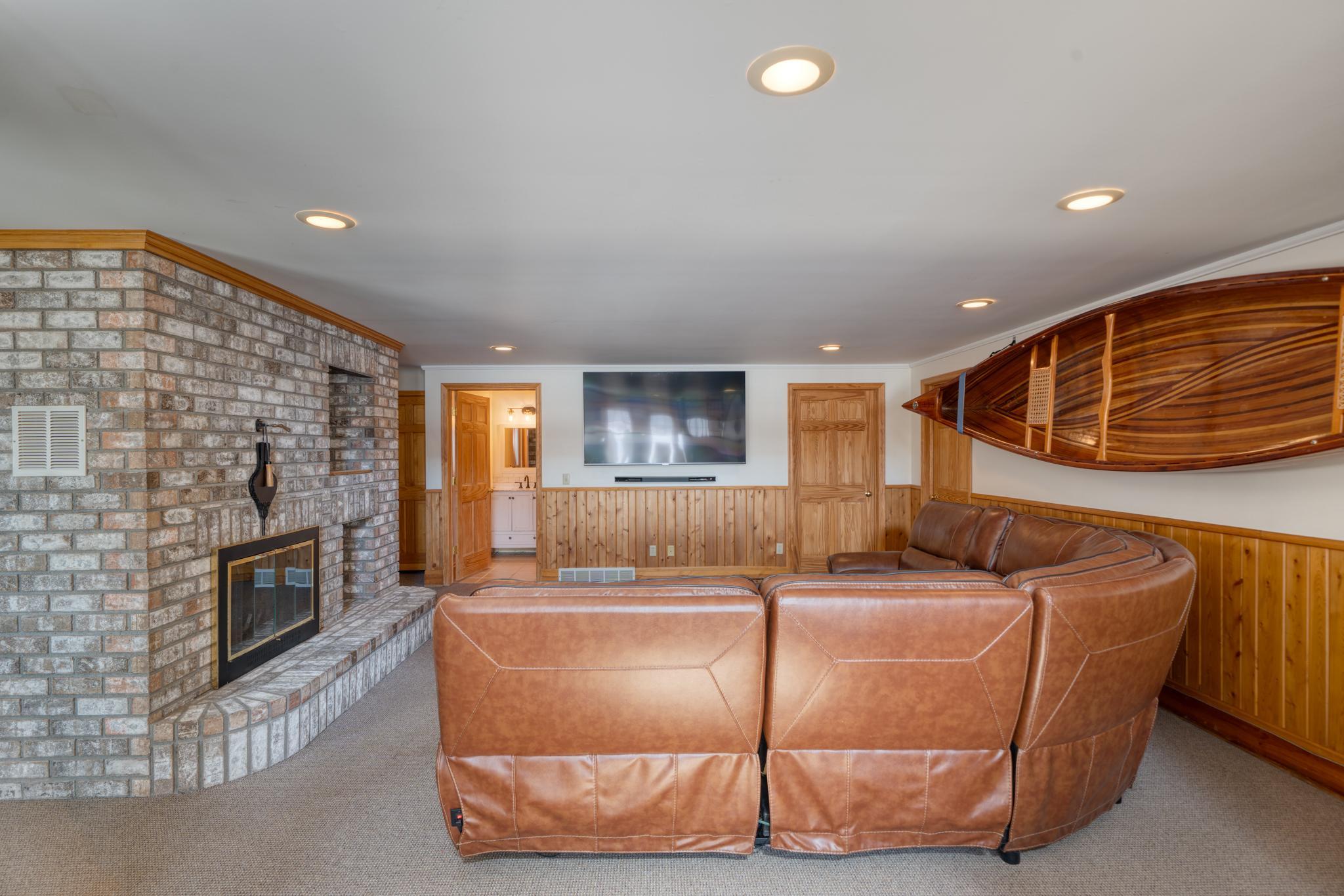 1989 single family home for sale at 120 NE 14th Street in Grand Rapids, MN — 6 bed, 5 bath (photo 36 of 52)