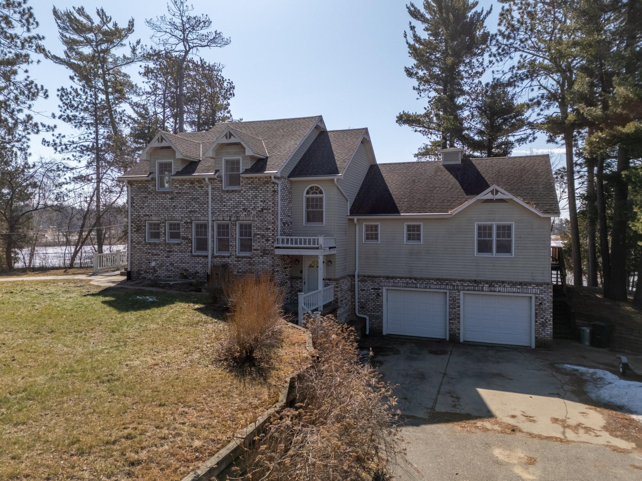 1989 single family home for sale at 120 NE 14th Street in Grand Rapids, MN — 6 bed, 5 bath (photo 38 of 52)