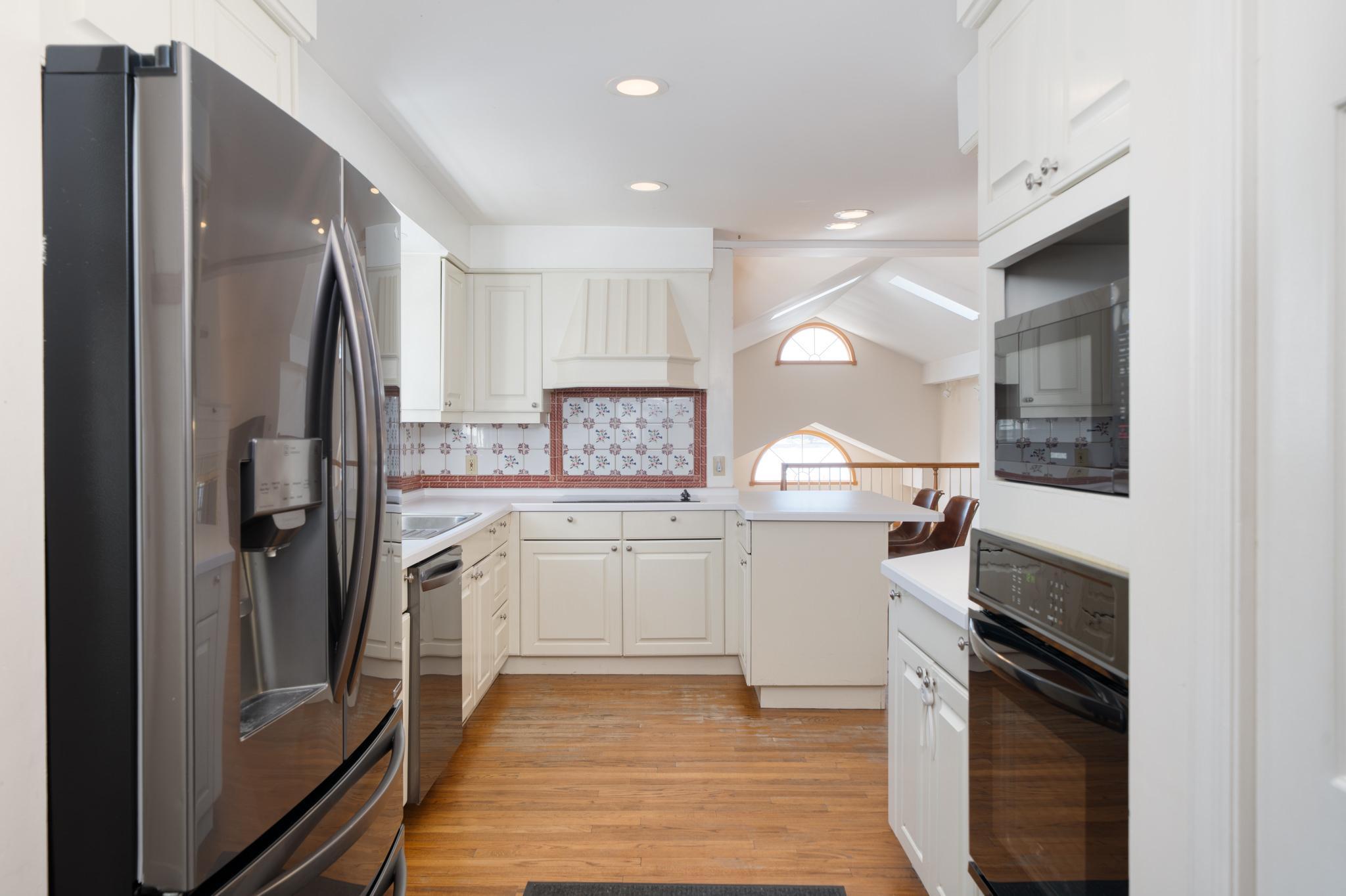1989 single family home for sale at 120 NE 14th Street in Grand Rapids, MN — 6 bed, 5 bath (photo 5 of 52)
