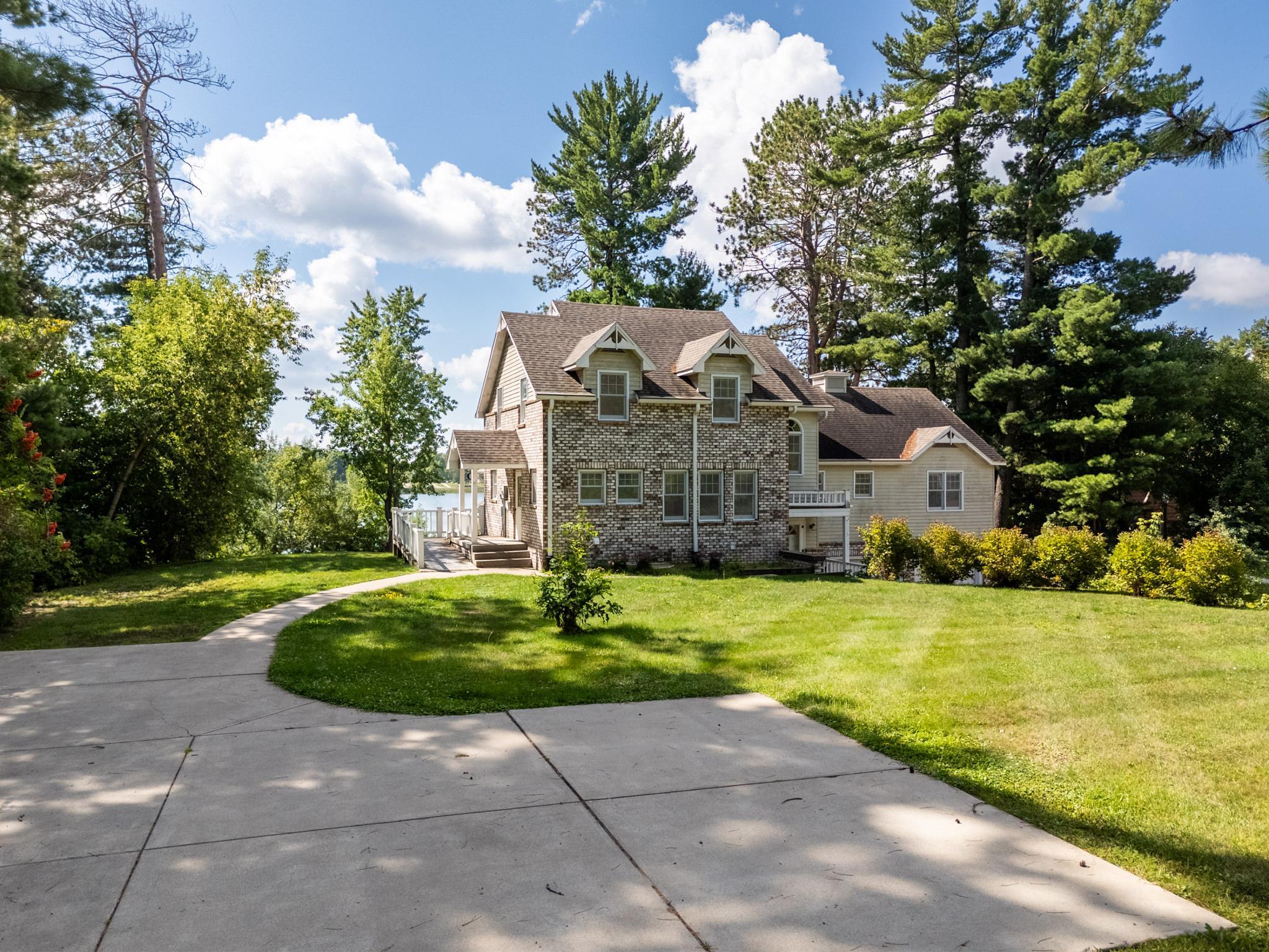 1989 single family home for sale at 120 NE 14th Street in Grand Rapids, MN — 6 bed, 5 bath (photo 44 of 53)