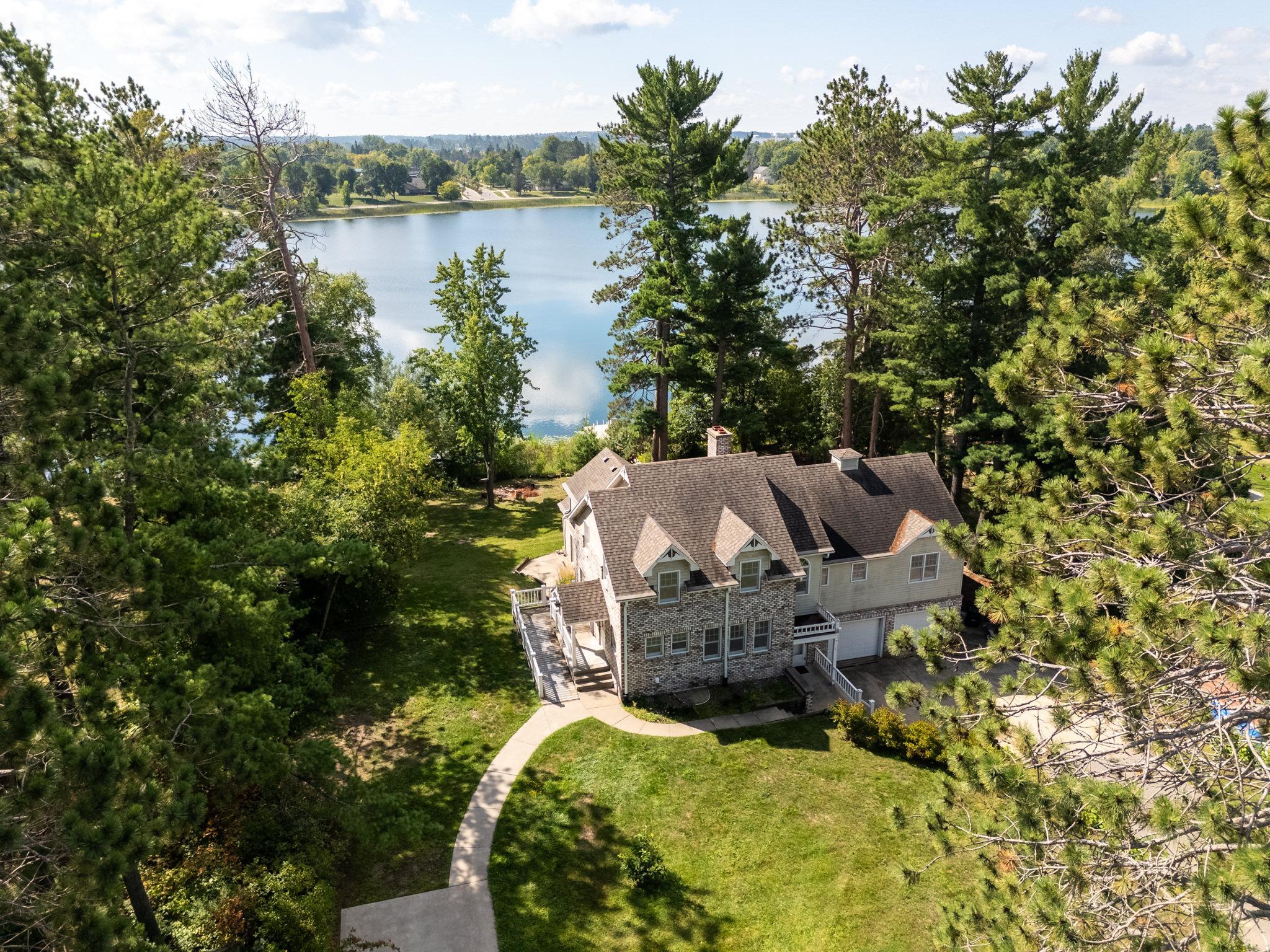 1989 single family home for sale at 120 NE 14th Street in Grand Rapids, MN — 6 bed, 5 bath (photo 45 of 53)