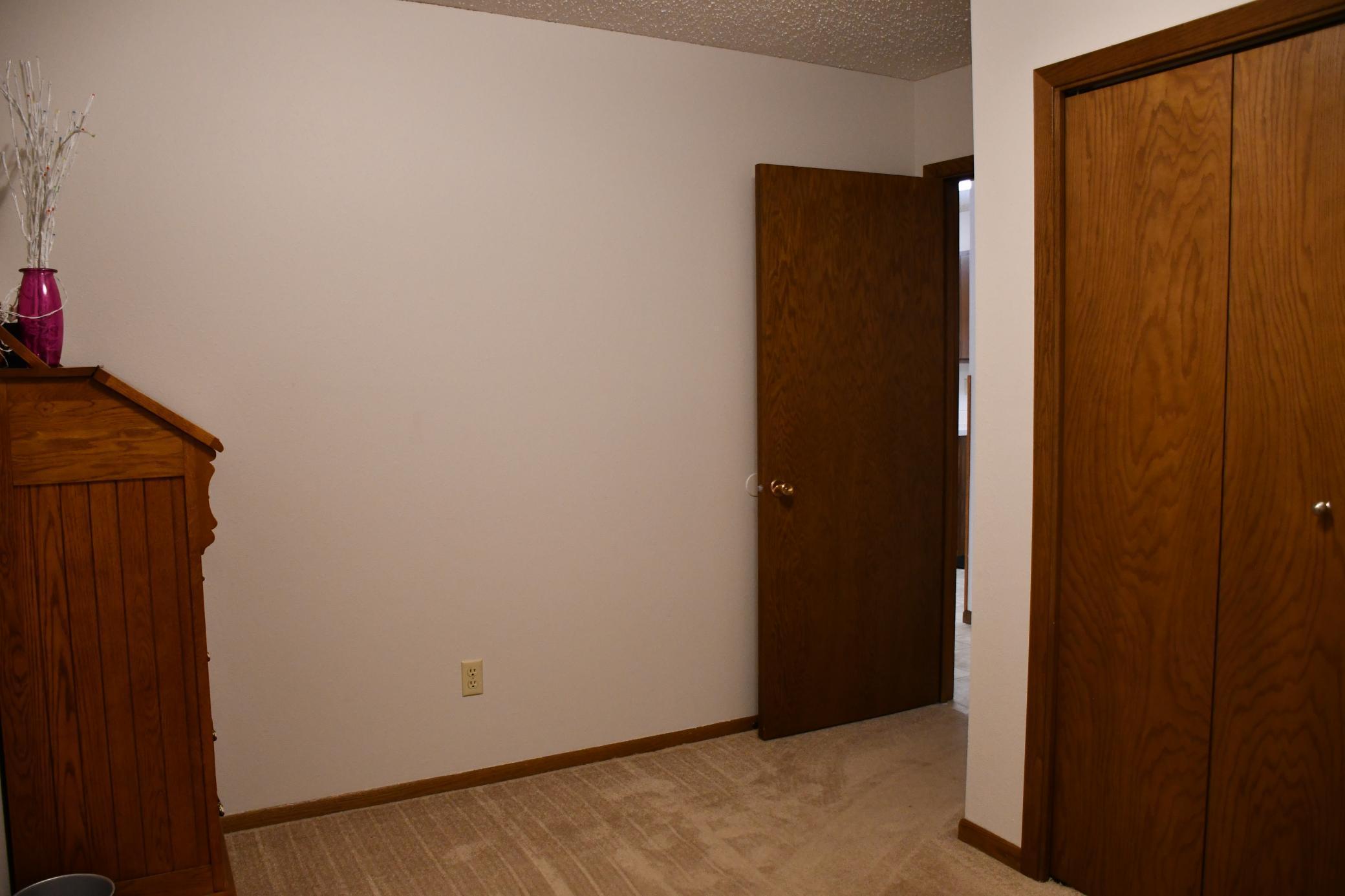 1978 townhouse for sale at 131 Belleville Court in Thief River Falls, MN — 3 bed, 2 bath (photo 16 of 33)