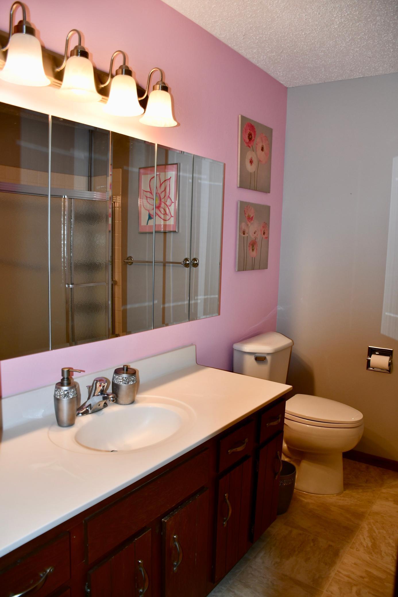 1978 townhouse for sale at 131 Belleville Court in Thief River Falls, MN — 3 bed, 2 bath (photo 18 of 33)