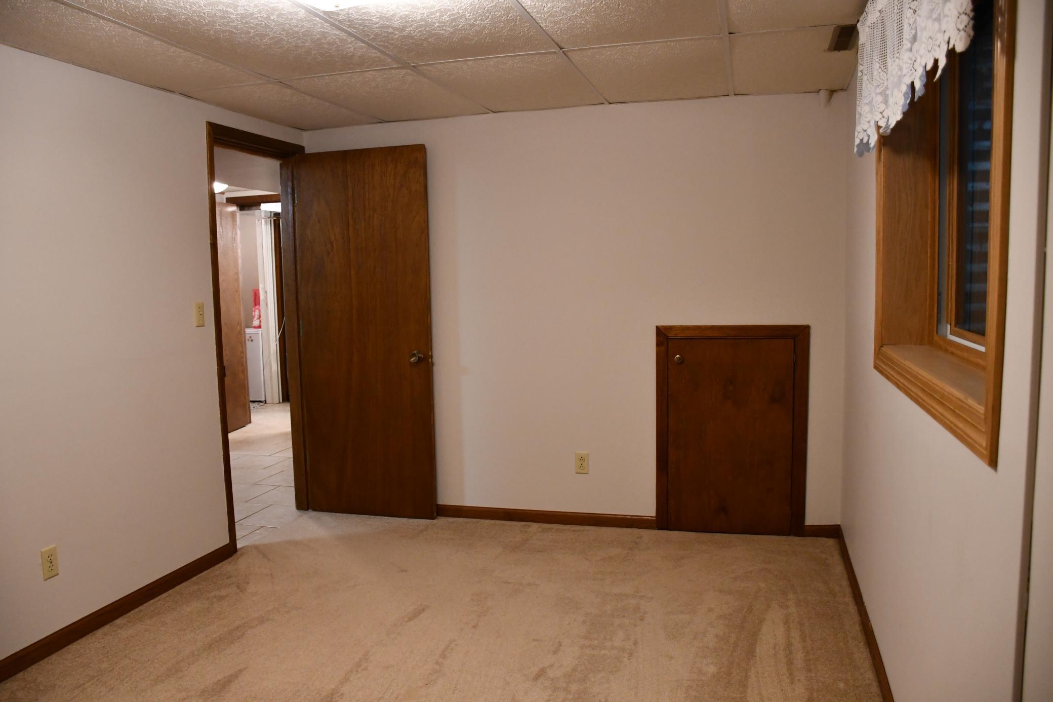 1978 townhouse for sale at 131 Belleville Court in Thief River Falls, MN — 3 bed, 2 bath (photo 27 of 33)