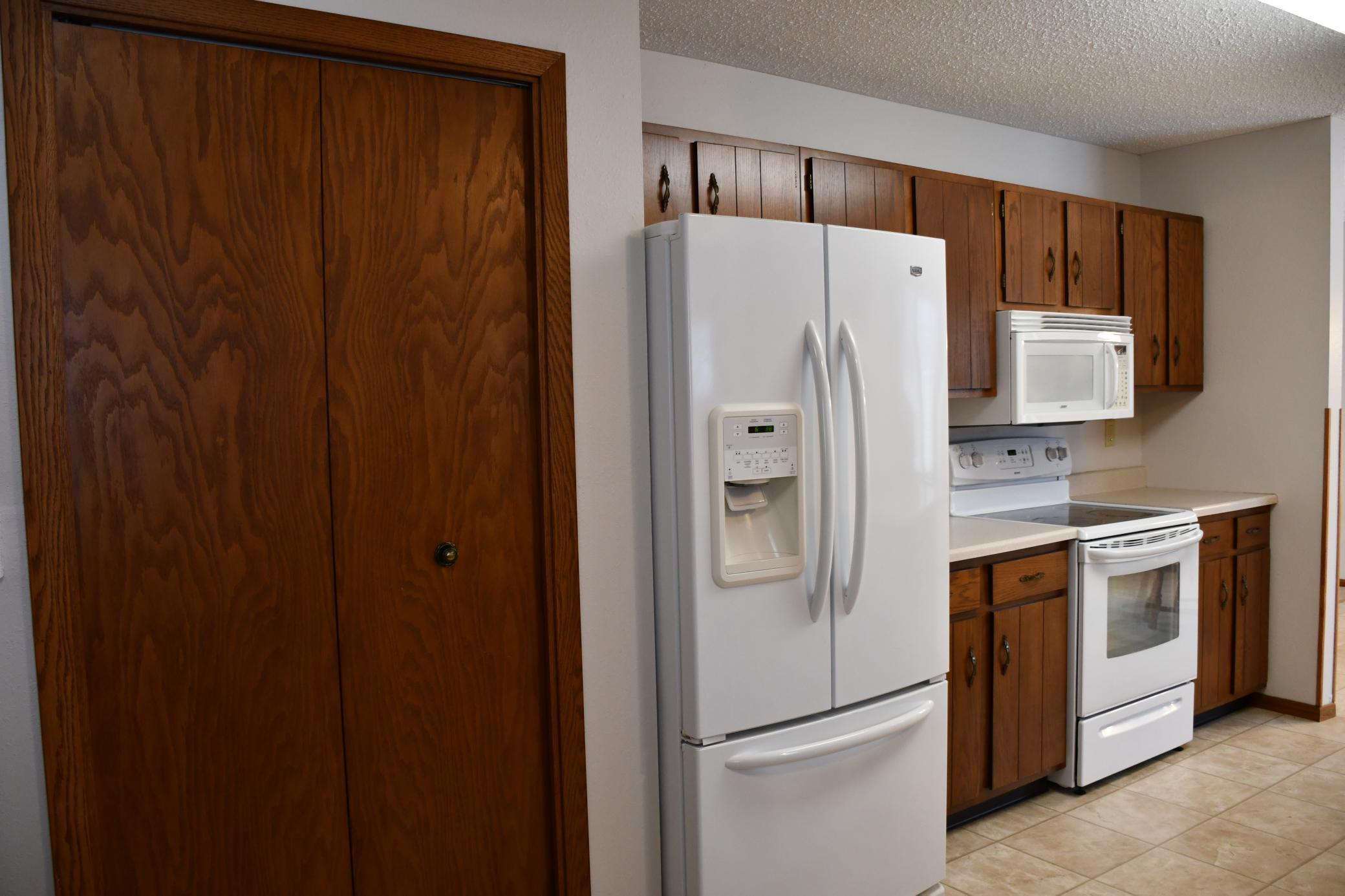 1978 townhouse for sale at 131 Belleville Court in Thief River Falls, MN — 3 bed, 2 bath (photo 10 of 33)
