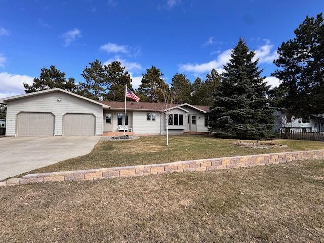 1998 single family home for sale at 608 Forest View Avenue in Park Rapids, MN — 3 bed, 2 bath (photo 2 of 46)
