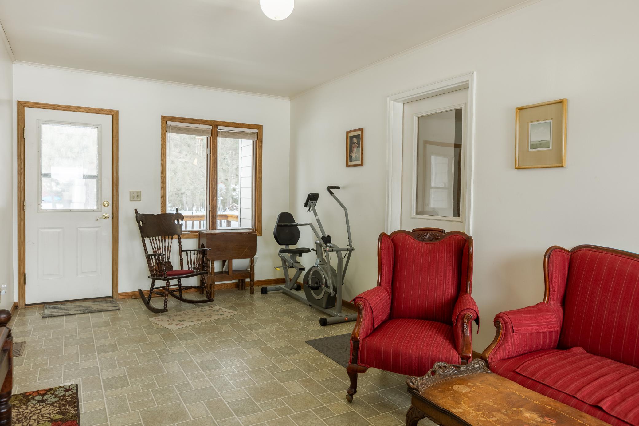 1998 single family home for sale at 608 Forest View Avenue in Park Rapids, MN — 3 bed, 2 bath (photo 14 of 46)