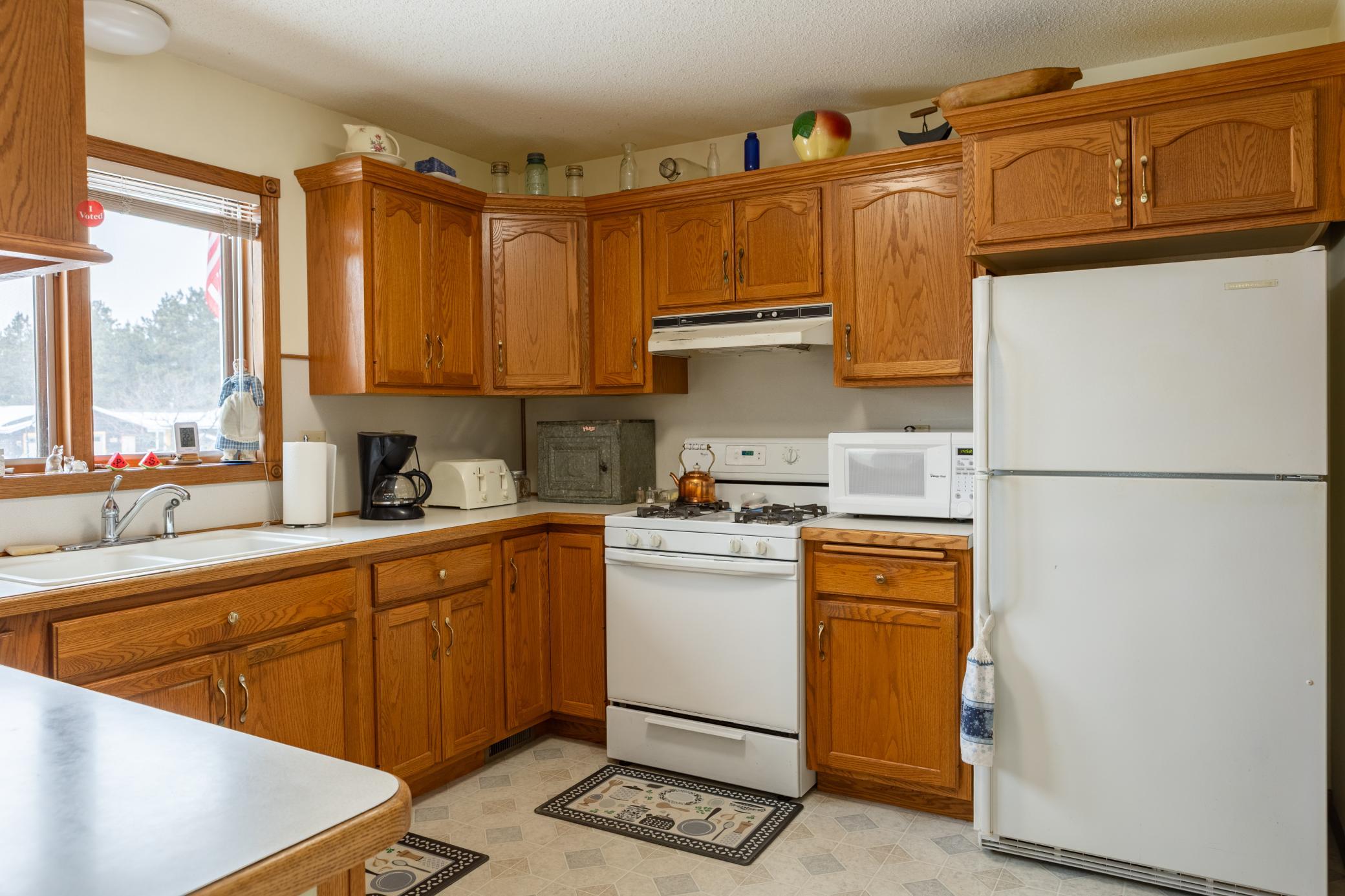 1998 single family home for sale at 608 Forest View Avenue in Park Rapids, MN — 3 bed, 2 bath (photo 8 of 46)
