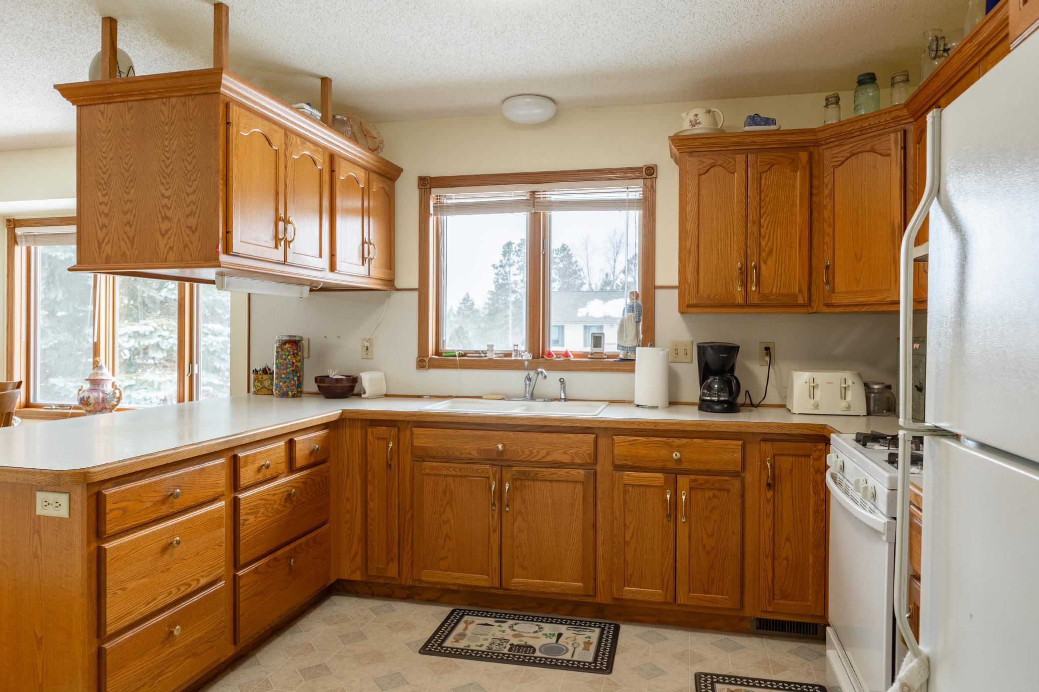 1998 single family home for sale at 608 Forest View Avenue in Park Rapids, MN — 3 bed, 2 bath (photo 9 of 46)