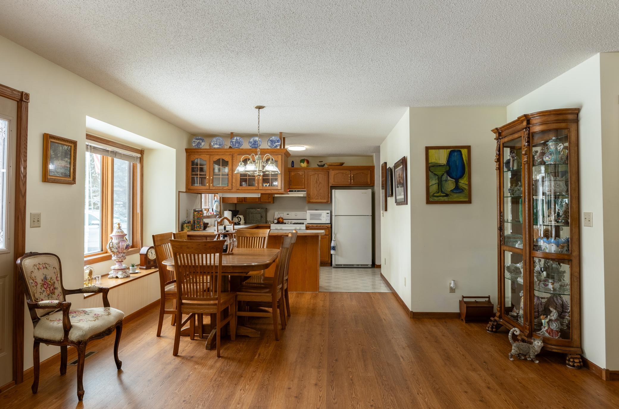 1998 single family home for sale at 608 Forest View Avenue in Park Rapids, MN — 3 bed, 2 bath (photo 10 of 46)