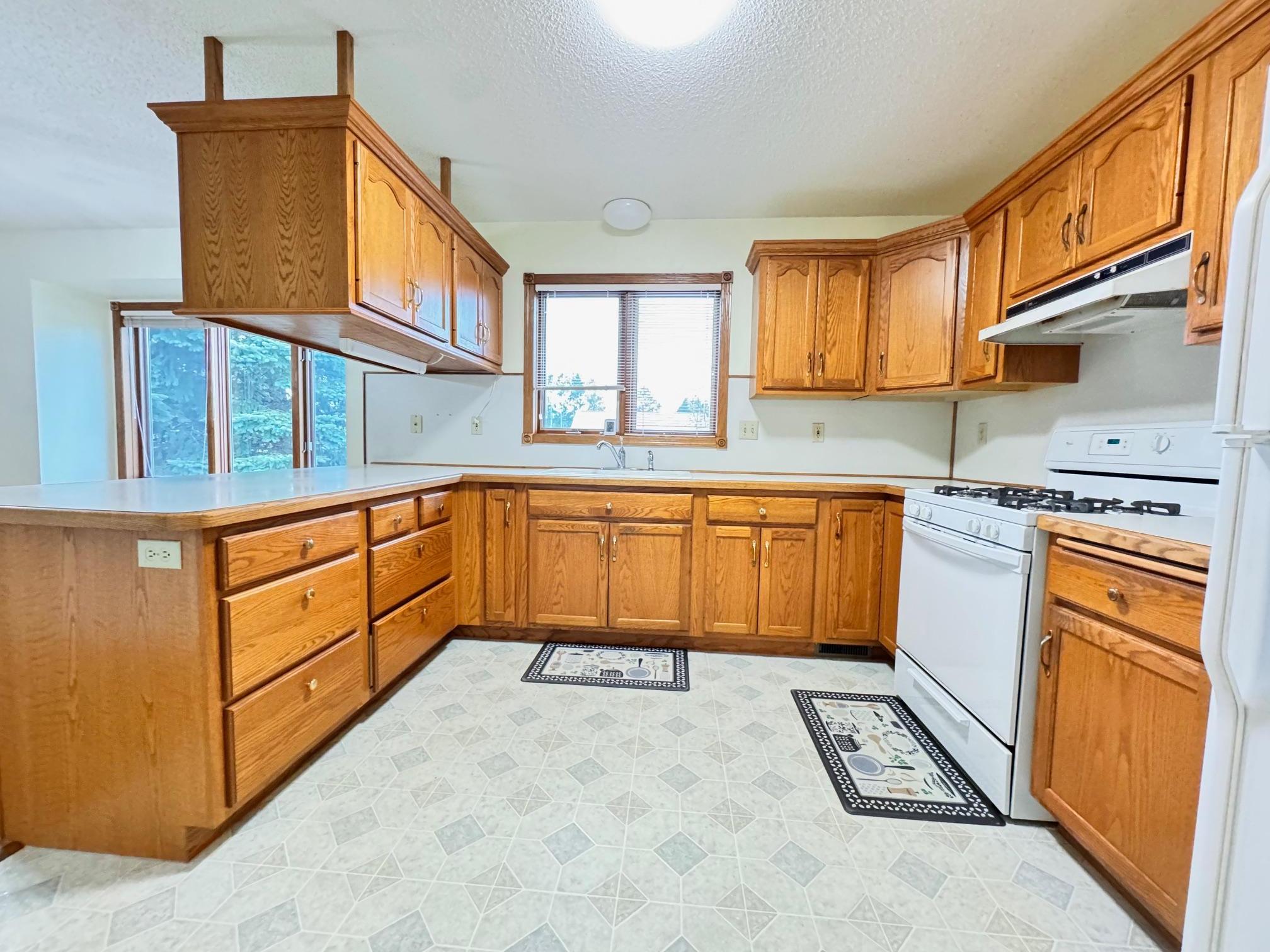 1998 single family home for sale at 608 Forest View Avenue in Park Rapids, MN — 3 bed, 2 bath (photo 2 of 45)