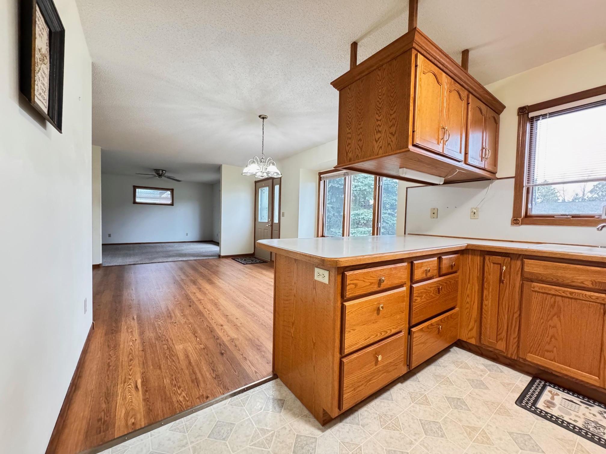 1998 single family home for sale at 608 Forest View Avenue in Park Rapids, MN — 3 bed, 2 bath (photo 4 of 45)