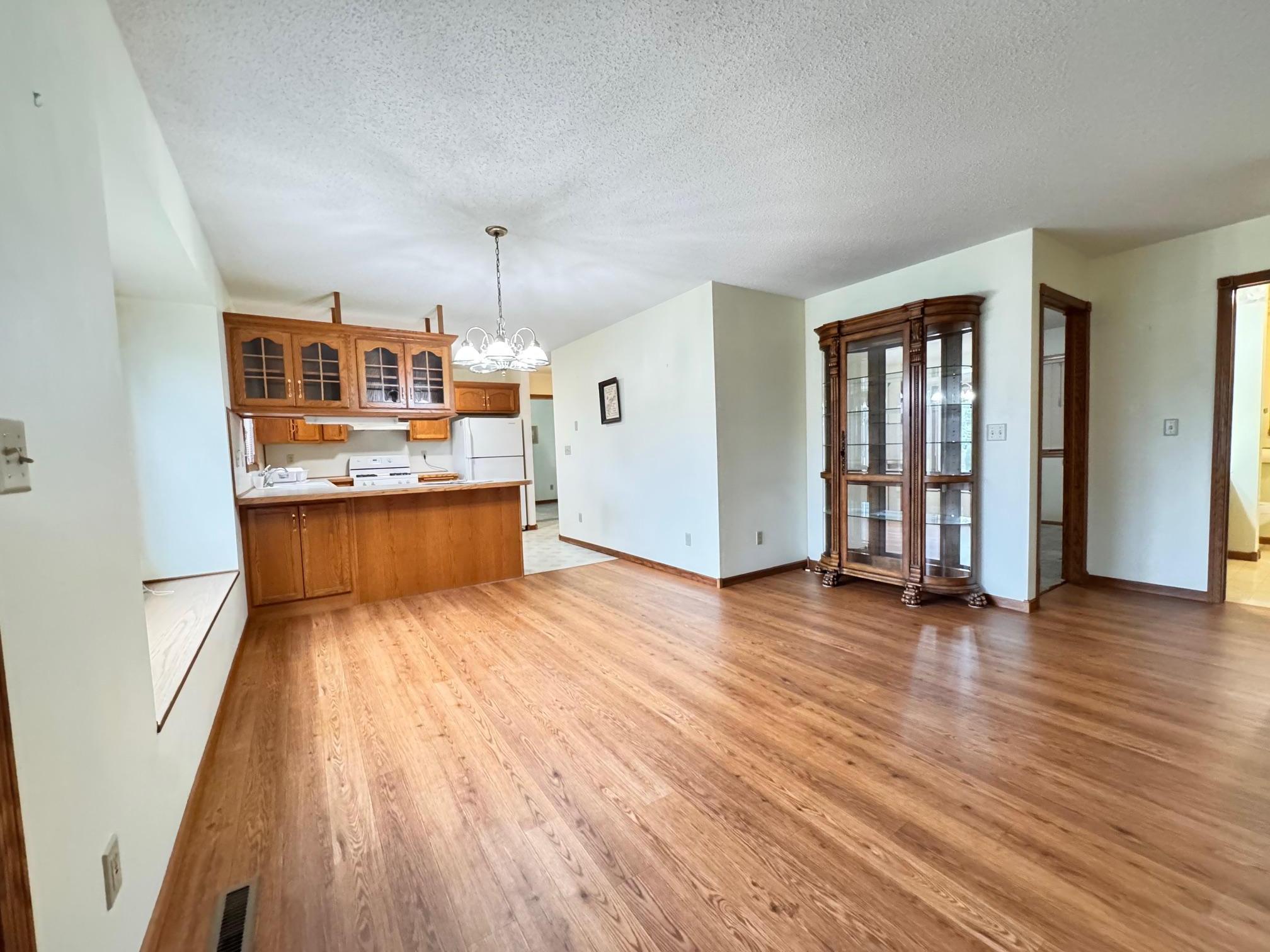 1998 single family home for sale at 608 Forest View Avenue in Park Rapids, MN — 3 bed, 2 bath (photo 7 of 45)