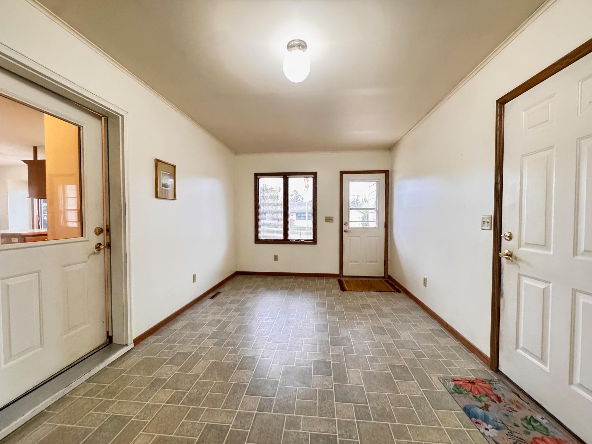 1998 single family home for sale at 608 Forest View Avenue in Park Rapids, MN — 3 bed, 2 bath (photo 10 of 45)