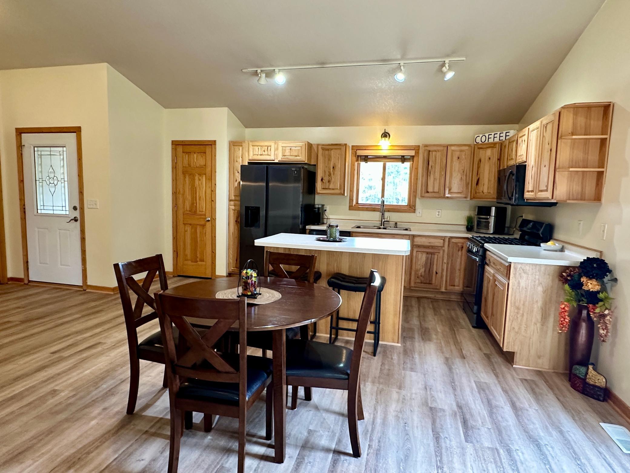 2006 single family home for sale at 31643 Harvest Road in Breezy Point, MN — 5 bed, 3 bath (photo 4 of 15)