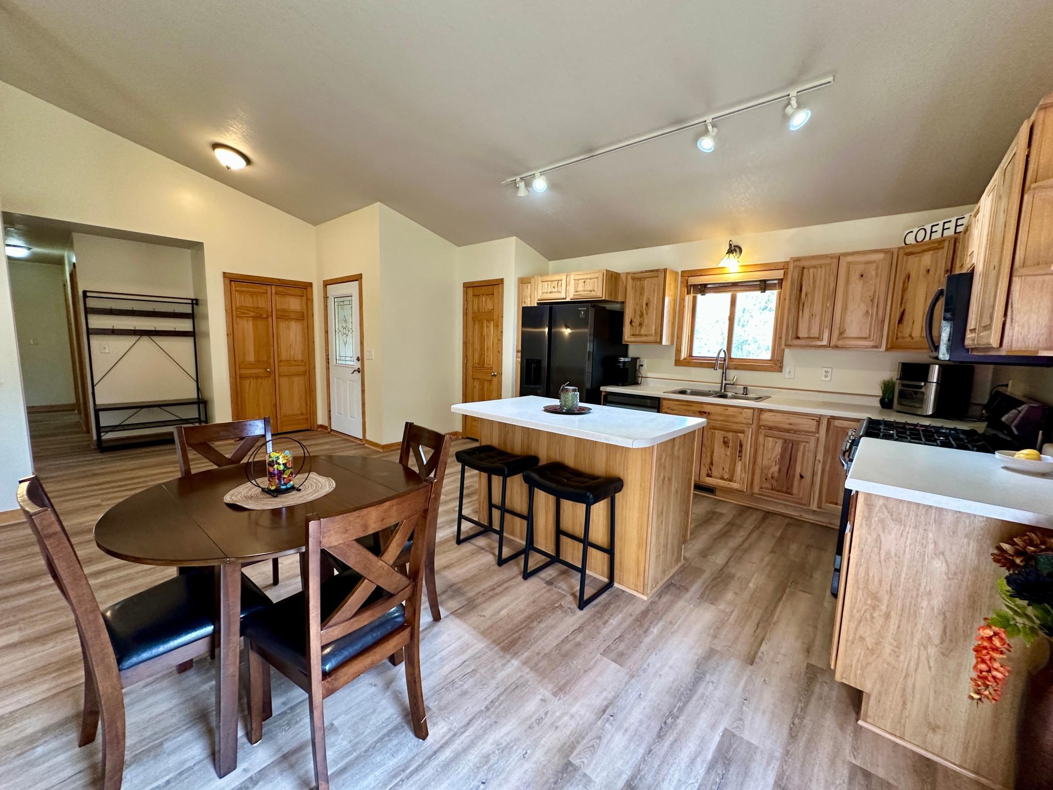 2006 single family home for sale at 31643 Harvest Road in Breezy Point, MN — 5 bed, 3 bath (photo 5 of 15)