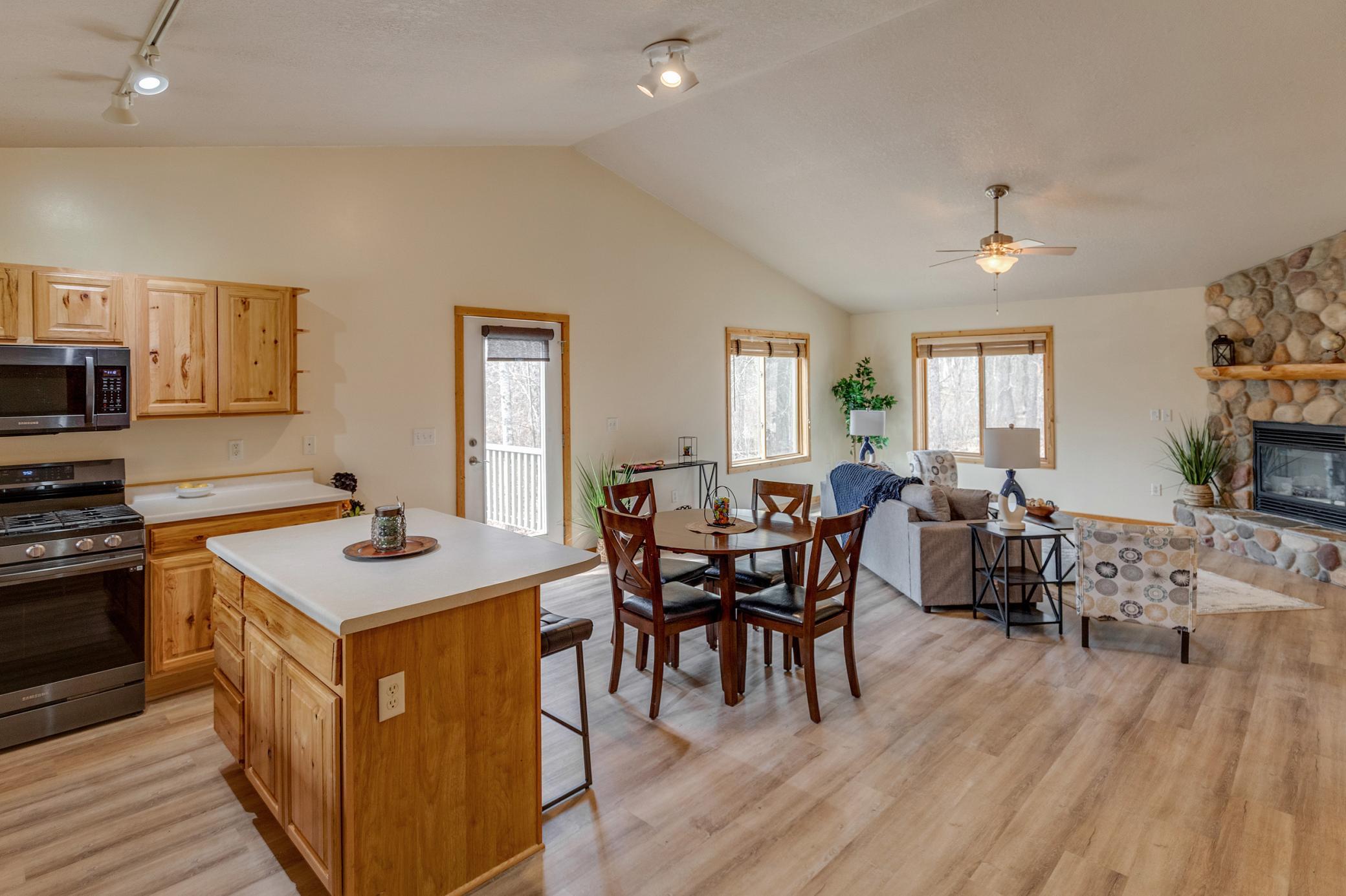 2006 single family home for sale at 31643 Harvest Road in Breezy Point, MN — 5 bed, 3 bath (photo 12 of 39)