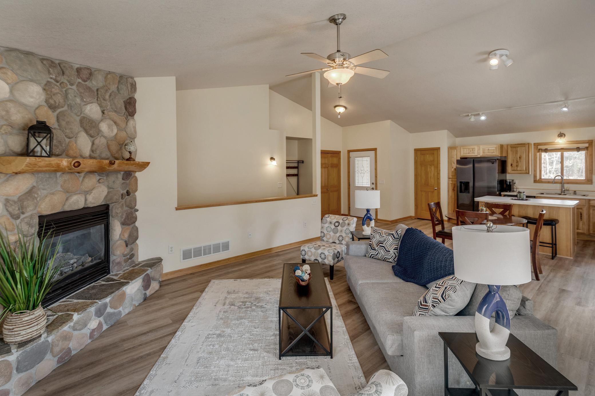 2006 single family home for sale at 31643 Harvest Road in Breezy Point, MN — 5 bed, 3 bath (photo 13 of 39)