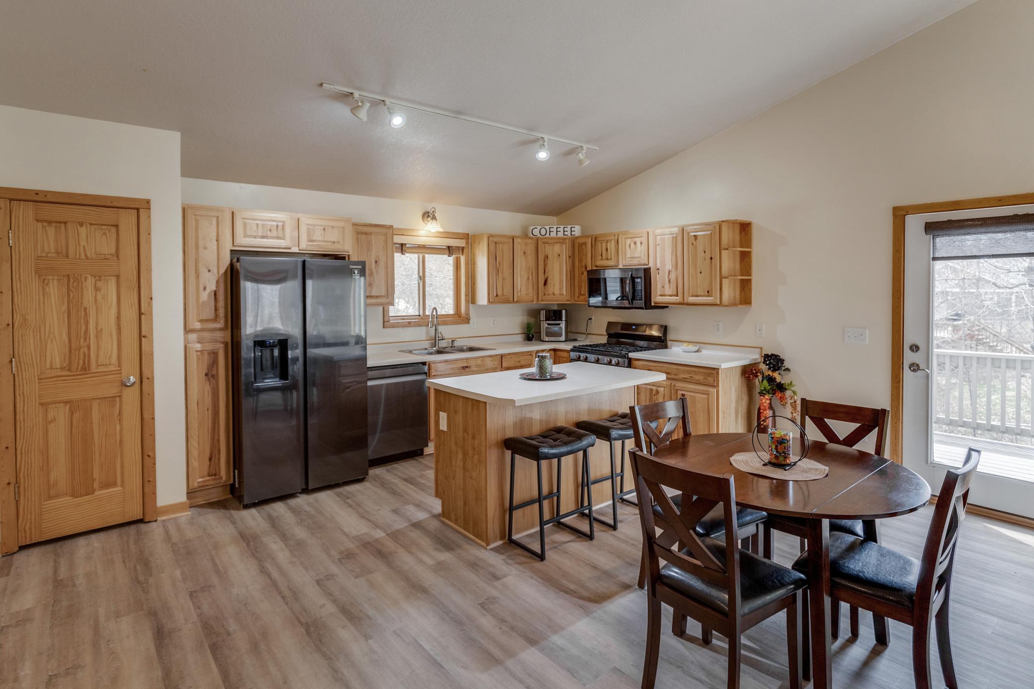 2006 single family home for sale at 31643 Harvest Road in Breezy Point, MN — 5 bed, 3 bath (photo 6 of 39)