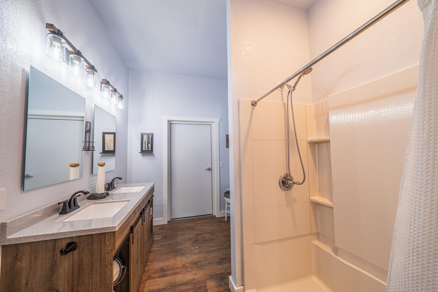 2013 single family home for sale at 25379 Deerpath Loop in Pelican Rapids, MN — 5 bed, 3 bath (photo 28 of 45)