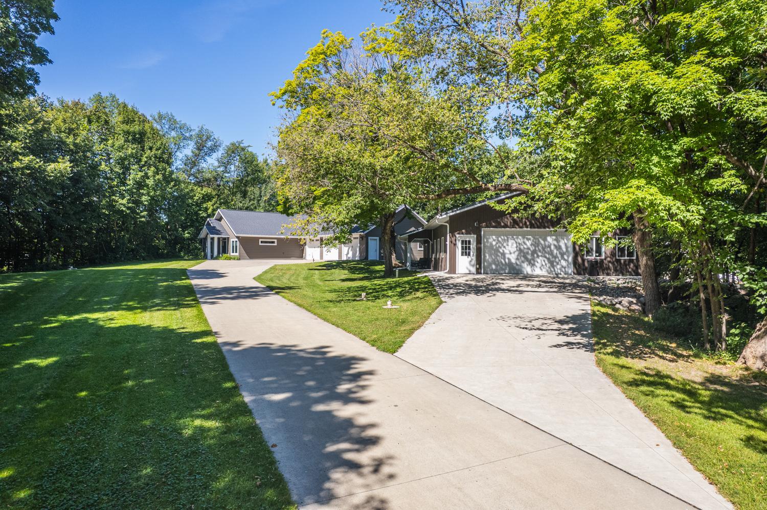 2013 single family home for sale at 25379 Deerpath Loop in Pelican Rapids, MN — 5 bed, 3 bath (photo 33 of 45)
