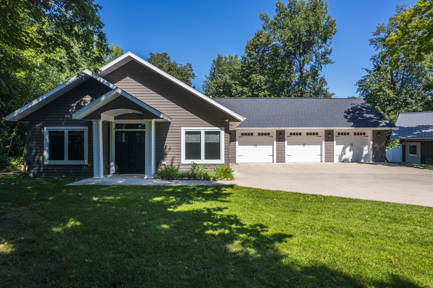 2013 single family home for sale at 25379 Deerpath Loop in Pelican Rapids, MN — 5 bed, 3 bath (photo 35 of 45)
