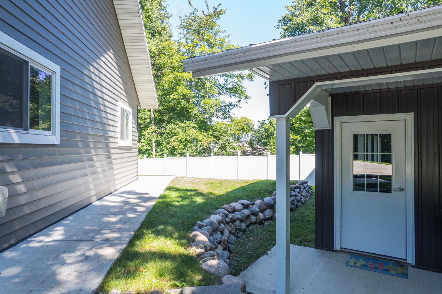 2013 single family home for sale at 25379 Deerpath Loop in Pelican Rapids, MN — 5 bed, 3 bath (photo 36 of 45)