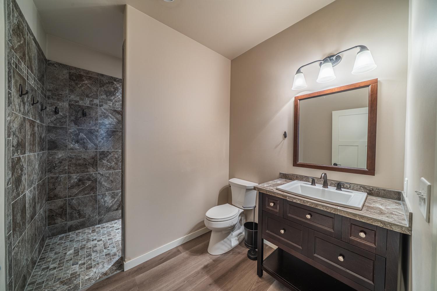 2013 single family home for sale at 25379 Deerpath Loop in Pelican Rapids, MN — 5 bed, 3 bath (photo 9 of 45)