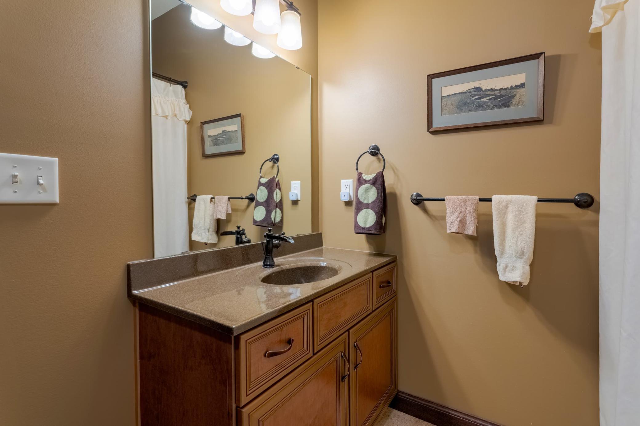 2013 townhouse for sale at 1300 Event Center Drive NE, Unit 12 in Bemidji, MN — 2 bed, 2 bath (photo 8 of 13)